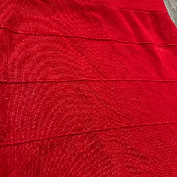 Red bodycon mini party skirt - Picture 3 of 5